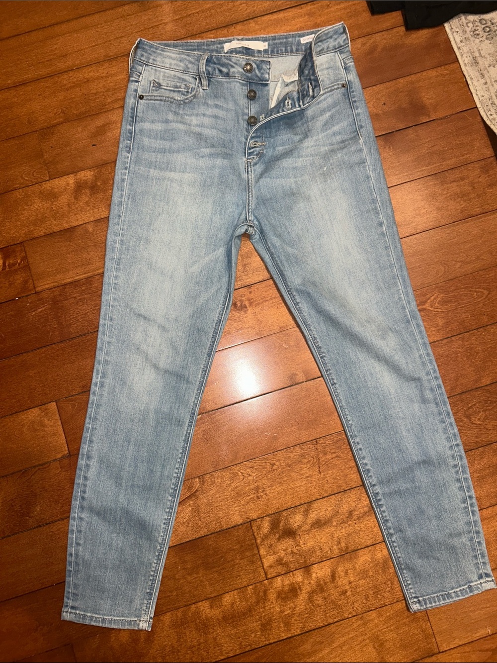 Light Wash High-Rise Women’s Jeans with Button-Fly
